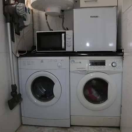 Stylish, Spacious With Sea View Lägenhet