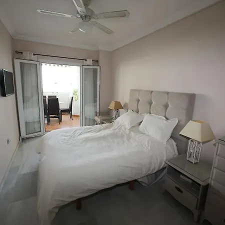 アパート Stylish, Spacious With Sea View