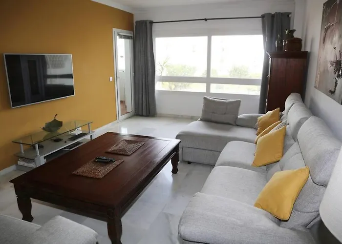 Stylish, Spacious With Sea View *