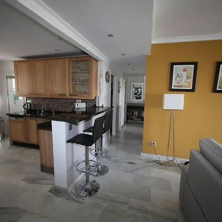 Apartman Stylish, Spacious With Sea View Marbella